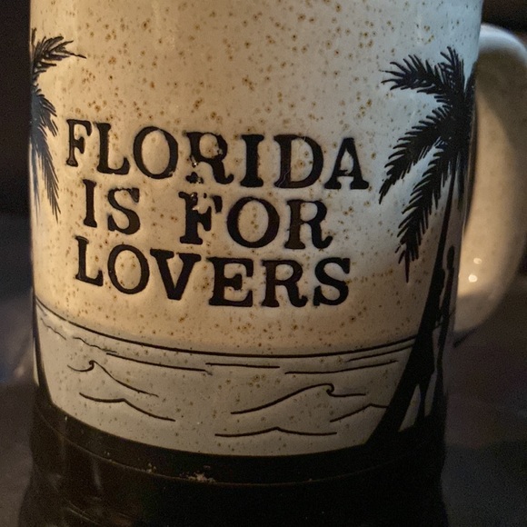 Florida Lovers Ceramic Mug - Black and Cream - Picture 2 of 6